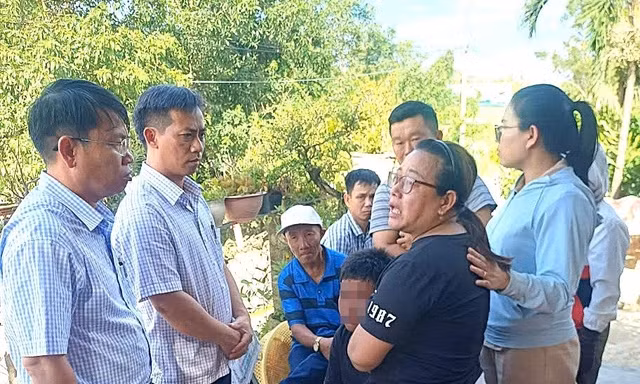 Lao xuống sông cứu cháu, ông bà nội tử vong 