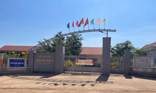 Trường thu sai quy định, hiệu trưởng vẫn ‘hoàn thành tốt nhiệm vụ’: Chính quyền nói gì?
