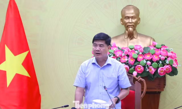 Họp khẩn chống hạn: Phó Chủ tịch Đắk Lắk 'truy' sở, phê bình lãnh đạo xã 
