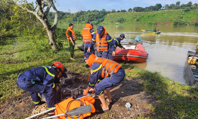Tìm thấy thi thể người đàn ông nghi nhảy cầu Sêrêpốk