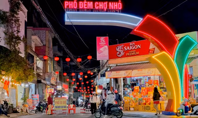 Nghịch lý Phố đêm Chợ Nhỏ nổi tiếng Gia Lai