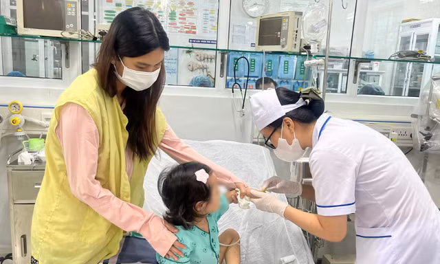 Gia Lai tăng cường nhân lực y tế, luân phiên bác sĩ hỗ trợ cơ sở