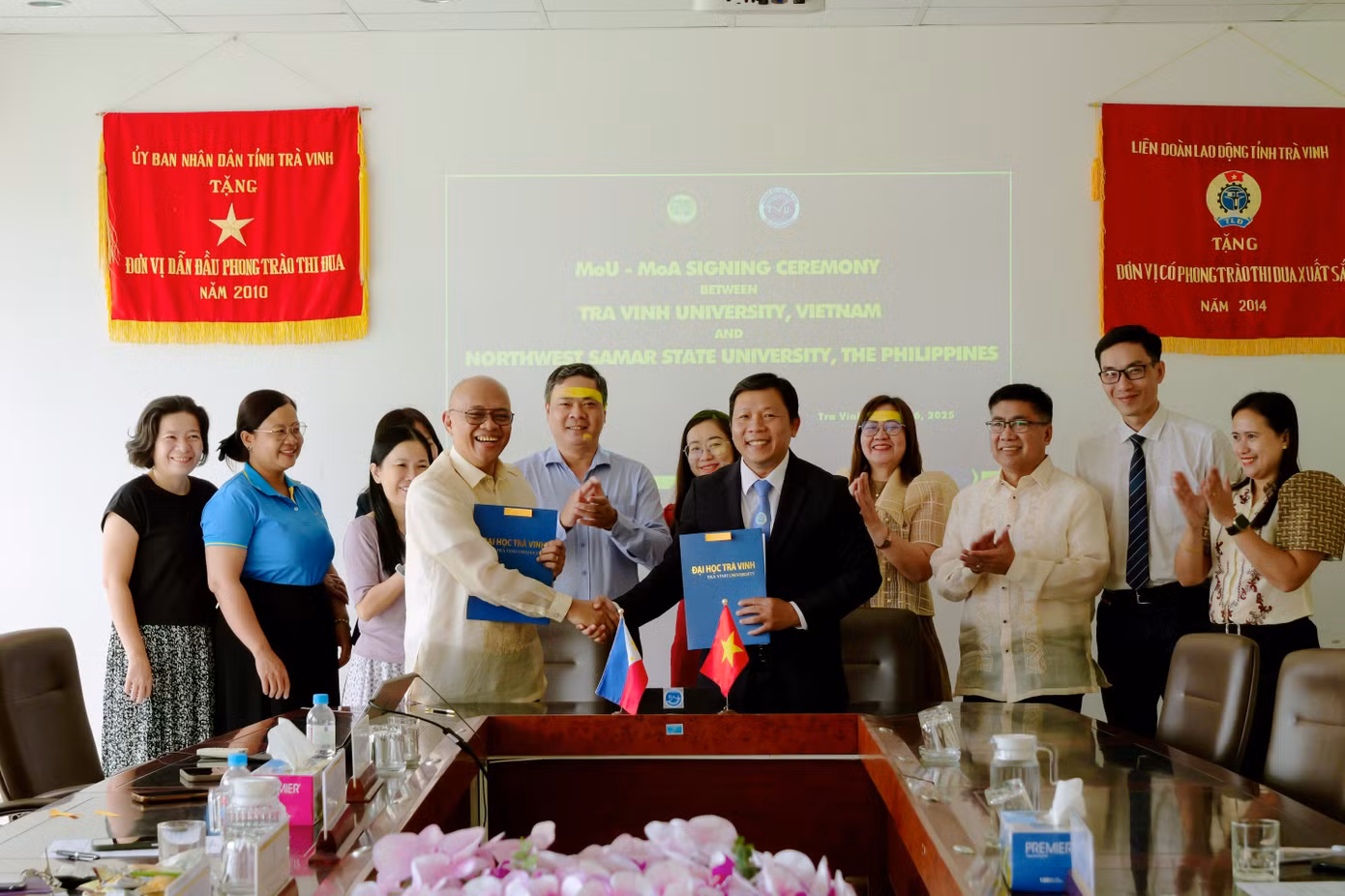 dai-hoc-tra-vinh.jpg