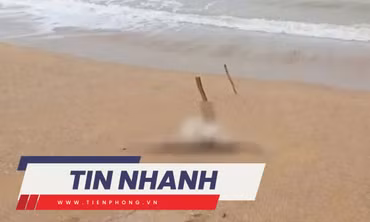 TIN NHANH: Xác định thi thể nữ giới không đầu dạt bờ biển Quảng Nam