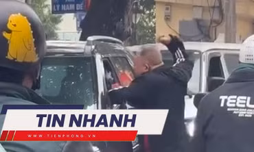 TIN NHANH: Lại xuất hiện clip tài xế dùng nắm đấm để 'nói chuyện'