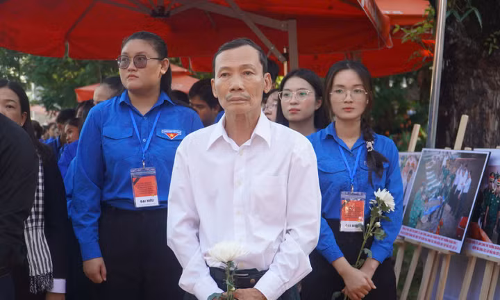 Nhân chứng hố chôn tập thể gần 60 năm trước tìm đến tiễn biệt các liệt sĩ
