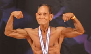 Cụ ông 90 tuổi trở thành nhà vô địch thể hình và triết lý: 'Tôi không muốn thua cuộc trước cuộc đời'