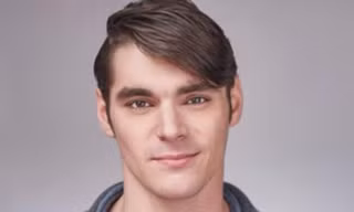 RJ Mitte của 'Breaking Bad' đã qua đời ở tuổi 34