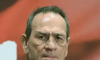 Tommy Lee Jones (80 tuổi) bác bỏ khả năng giải nghệ
