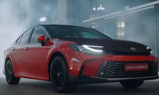 Toyota Camry có bản hybrid đặc biệt