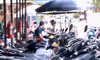 Cảnh đìu hiu ở chợ xe máy cũ lớn nhất Hà Nội