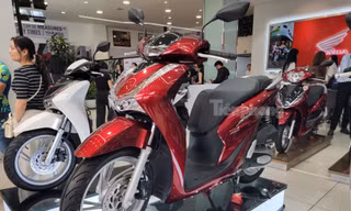 Bao giờ Honda khai tử xe máy chạy xăng?