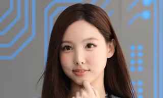 Nayeon (TWICE) 'khuấy động' tháng Mười bằng không khí đậm chất Brazil