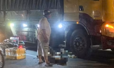 Tai nạn nghiêm trọng khiến 2 thiếu niên ở TPHCM tử vong