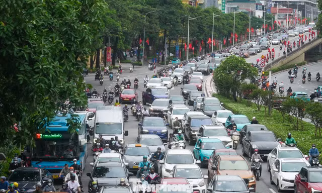 Ngày cuối kỳ nghỉ lễ, người dân trở lại thành phố: Lưu ý gì để tránh tắc đường?