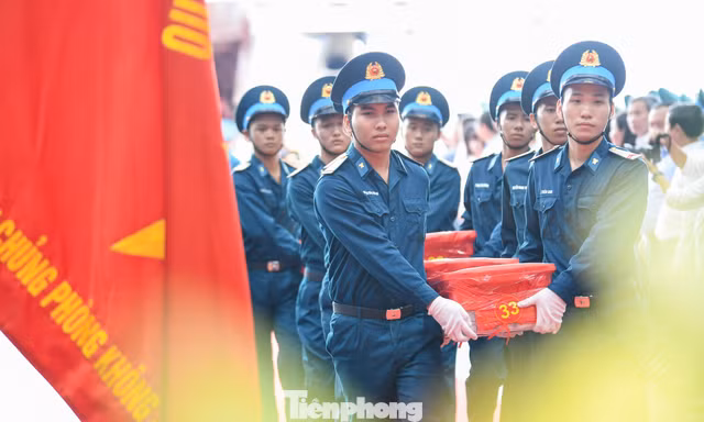 'Mệnh lệnh từ trái tim' trên chuyến bay đưa mẫu sinh phẩm liệt sĩ về Hà Nội