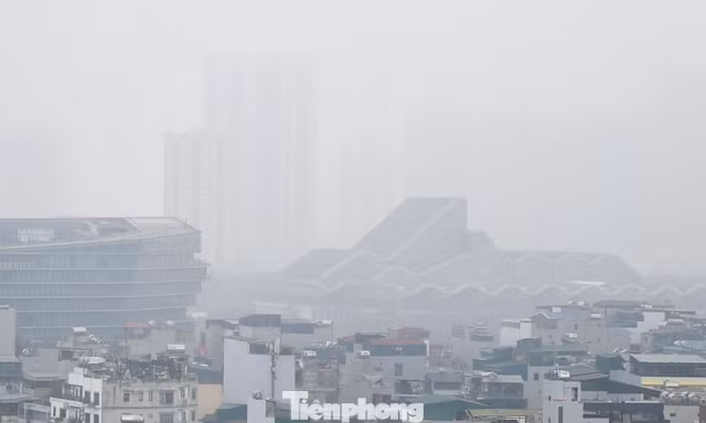 Hà Nội mù mịt trong ngày ô nhiễm không khí đứng thứ hai thế giới