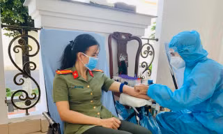 Công an Cần Thơ chia sẻ giọt máu hồng giữa mùa dịch