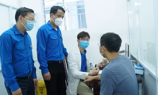 Trung ương Đoàn thăm y bác sỹ