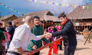 Du khách đắm mình trong Lễ hội Xuân mở cổng trời Fansipan