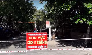 Bản tin 8H: Bí thư xã bị tạm đình chỉ vì đón con trai đang cách ly về nhà ‘làm vía’