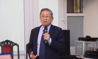 Ông Nguyễn Minh Thuyết, Tổng chủ biên Chương trình Giáo dục phổ thông mới trong cuộc họp báo chiều 27/12 