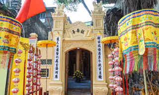 Cận cảnh ngôi đình trên con phố cổ kính lụa là Hà thành