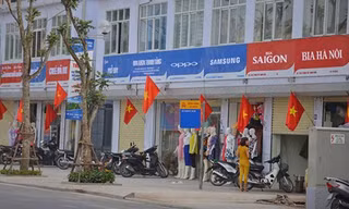 Thành phố chỉ quy định về kích cỡ, không quy định về màu sắc của biển quảng cáo 