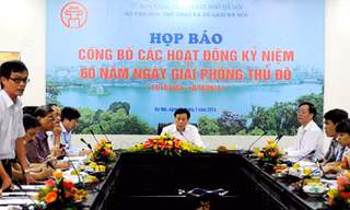 Trong chuỗi hoạt động kỷ niệm 60 năm ngày Giải phóng Thủ đô, Hà Nội sẽ bắn pháo hoa tại 30 điểm. Ảnh: Quỳnh Trang
