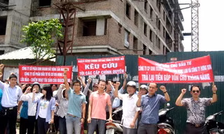 Hàng trăm người dân kêu cứu vì ném tiền tỉ vào chung cư không phép 83 Ngọc Hồi