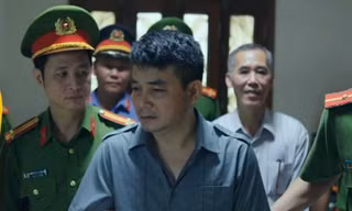 'Đấu trí' kết thúc chóng vánh