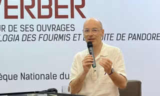 Nhà văn Bernard Werber - cha đẻ 'Kiến': Từng bị kiến tấn công suýt mất mạng