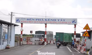 Vĩnh Long xin trung ương vốn để duy trì hoạt động cụm phà Vàm Cống