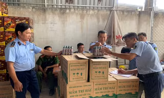 Chặn hàng nghìn chai mắm tôm 'đội lốt' nhãn hiệu sắp bán ra thị trường 
