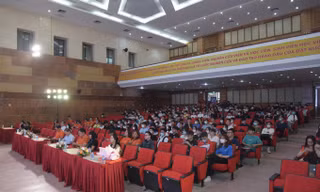 Khởi động chuỗi chương trình 'Leader Talk - Journey To Your Future' dành cho sinh viên Công nghệ