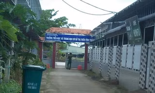 Trường tiểu học và THCS thị trấn Vĩnh Thuận (Kiên Giang).
