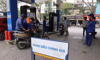 VCCI đề xuất bỏ thuế tiêu thụ đặc biệt đối với xăng (ảnh minh họa, Như Ý)