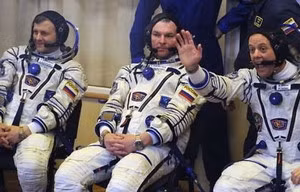 Ba nhà du hành trên ISS trở về Trái Đất an toàn
