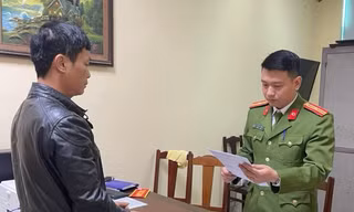 Bắt khẩn cấp một Phó phòng TN&MT ở Phú Thọ