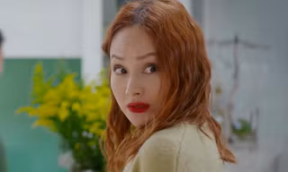 ‘Gia đình mình vui bất thình lình’ bị chê dở nhưng vượt bình chọn 'Cuộc đời vẫn đẹp sao' 