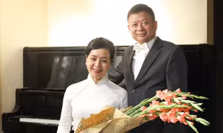 Showbiz 16/3: NSƯT Chiều Xuân kỷ niệm 38 năm ngày cưới