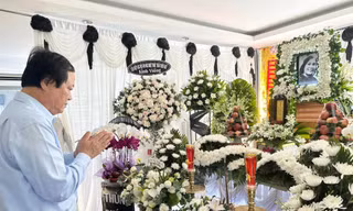 Lễ viếng tại tư gia của nhà thơ Lâm Thị Mỹ Dạ