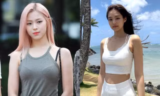Cùng mặc áo thun hở dây bra nhưng Jennie được khen sành điệu, Ryu Jin lại bị chê phản cảm