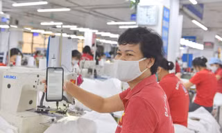 Sau 8 ngày, đã chuyển quỹ BHTN hỗ trợ tới 72% số người lao động