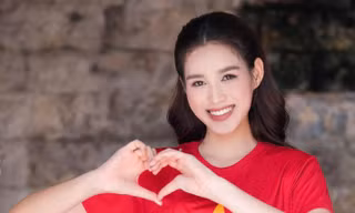 Hoa hậu Đỗ Thị Hà khoe làn da đẹp cực phẩm, nói chuyện duyên dáng thế nào mà được khen ngợi?