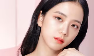 Dù phải đối đầu với Song Hye Kyo, diễn viên tân binh Jisoo vẫn lập thành tích đáng nể này