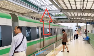 Bao giờ sửa xong mái nhà 'dột' ga tàu Yên Nghĩa?