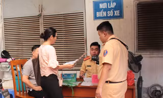 Quy trình thủ tục thay đổi, nhiều điểm đăng ký xe máy tại Hà Nội quá tải