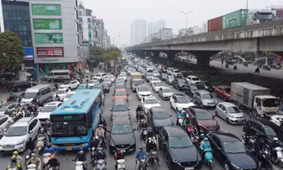 Ùn tắc tại nút Thanh Xuân: Lãnh đạo Sở GTVT có lúng túng trong giải pháp?