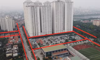 Tận thấy các bãi xe lậu 'bủa vây' khu HH Linh Đàm